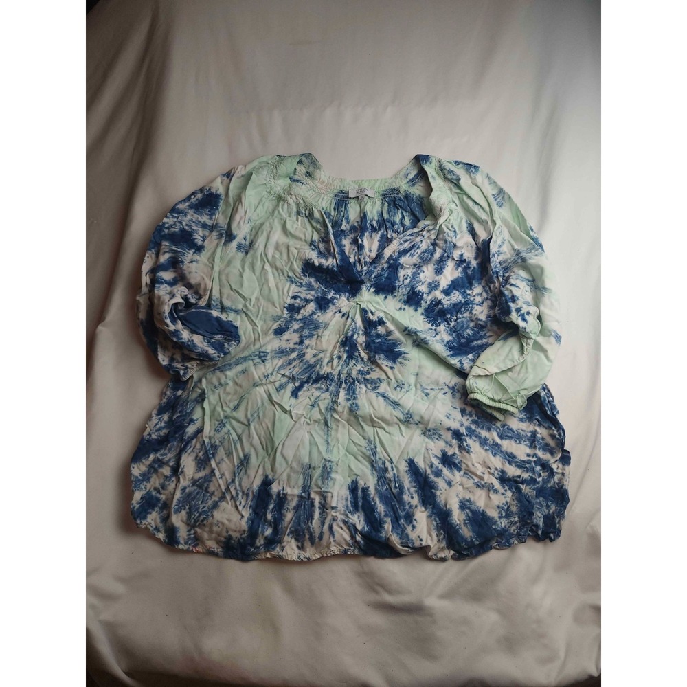 Crown & Ivy Curvy Top Womens 1X Plus Blue Tie Dye Boho Coastal Grandma Hippie